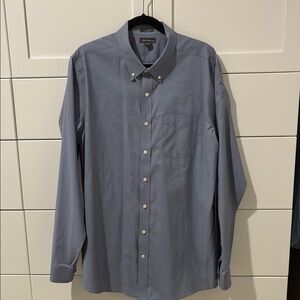 Eddie Bauer long sleeve shirt
Classic fit 
Size TL men’s